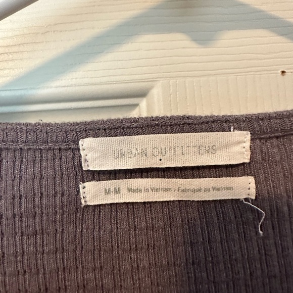 Urban Outfitters Medium Ribbed Knit Long Slv Button Front Top - Picture 3 of 3